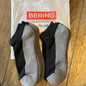 NEW Bering Mens 6-pack athletic socks grey and black 10-13